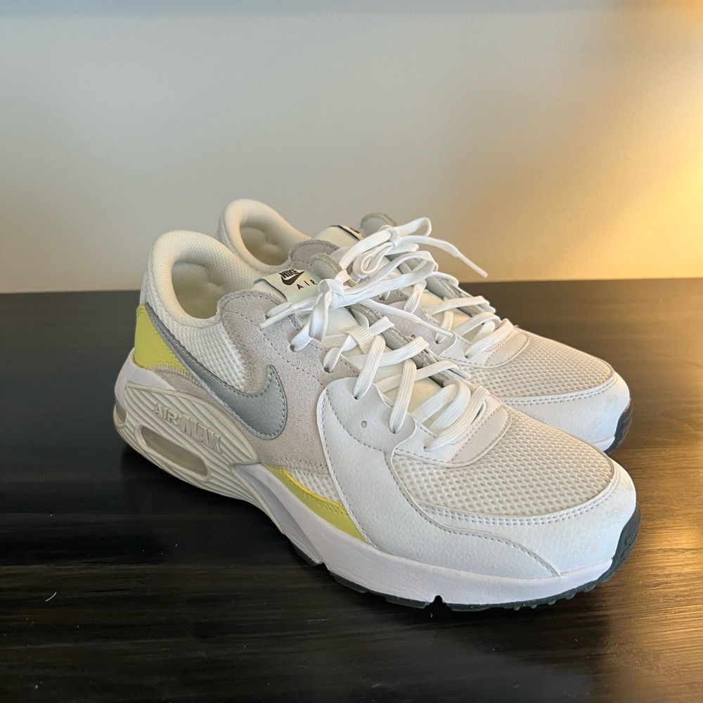 Nike Women’s Air Max size 8